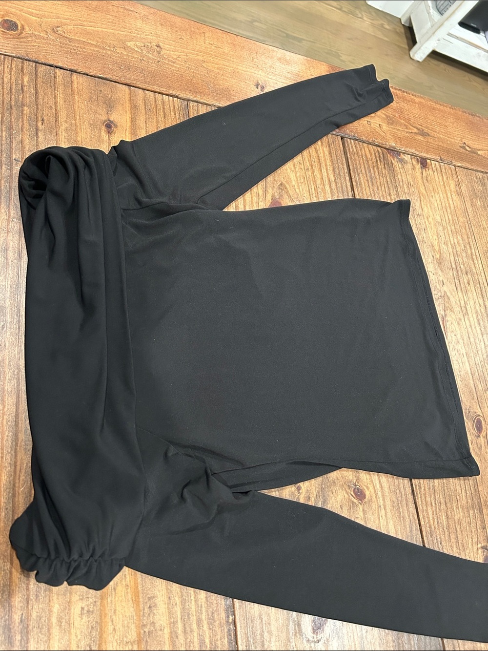 Moda International Off-Shoulder Top Y2K ordered fr Victoria’s Secret catalog